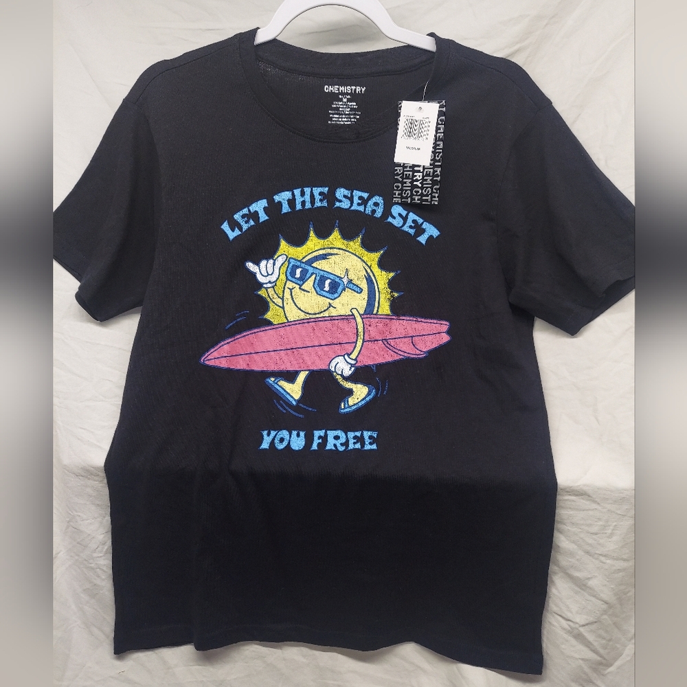 Graphic Tee Let The Sea Set You Free Beach Summer Sun Surf Board T-Shirt Mens M